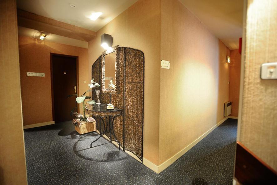 Les Negociants Hotel Pontgibaud Eksteriør billede