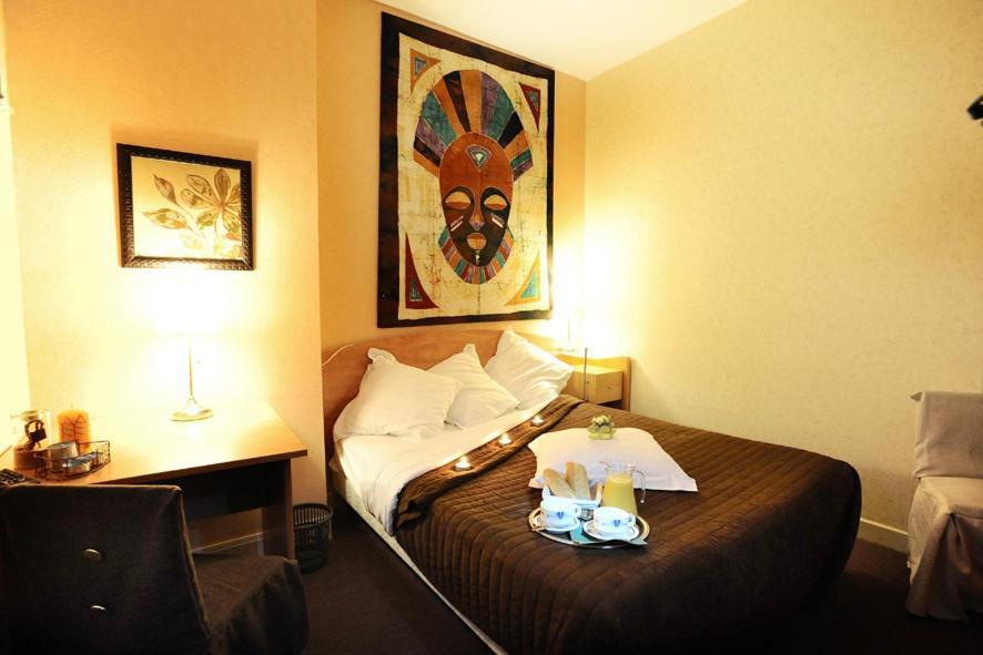 Les Negociants Hotel Pontgibaud Værelse billede